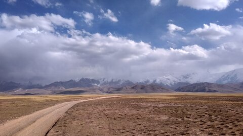 Ein sanfter Abschnitt, der auch zügigeres Fahren zulässt und somit für den Spassfaktor steigert. Offroad Kirgistan | © 4x4 Exploring GmbH
