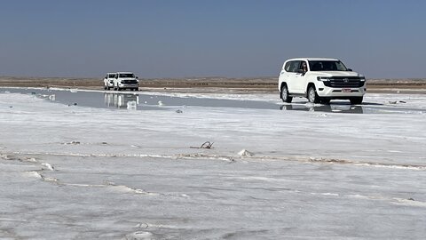 Sowohl Salzpfannen als auch Strandabschnitte erwarten Euch beim Offroad im Oman. | © 4x4 Exploring GmbH