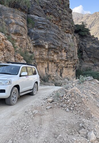 Kurvenreich und eindrucksvoll sind die Bergstrecken beim Offroadfahren im Oman. | © 4x4 Exploring GmbH