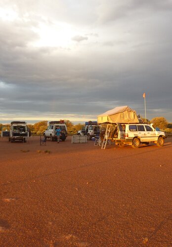 Ein Nachtlager für die Reisegruppe im australischen Outback fern ab der Zivilisation. Offroad Australien | © 4x4 Exploring GmbH