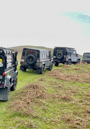 Die Reisegruppe der Land Rovers bricht auf um die wilden Ecken Englands zu entdecken. Offroad England | © 4x4 Exploring GmbH