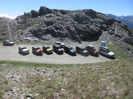 Eine kurze Fotopause und schon geht es ungeduldig weiter auf der Entdeckungstour in den Südalpen. Offroad Südalpen  | © 4x4 Exploring GmbH 